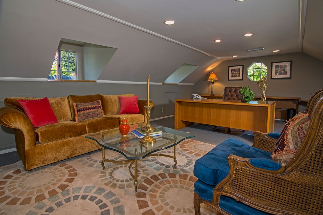 932 West Road, Glendale, CA 91202 Sotheby's International