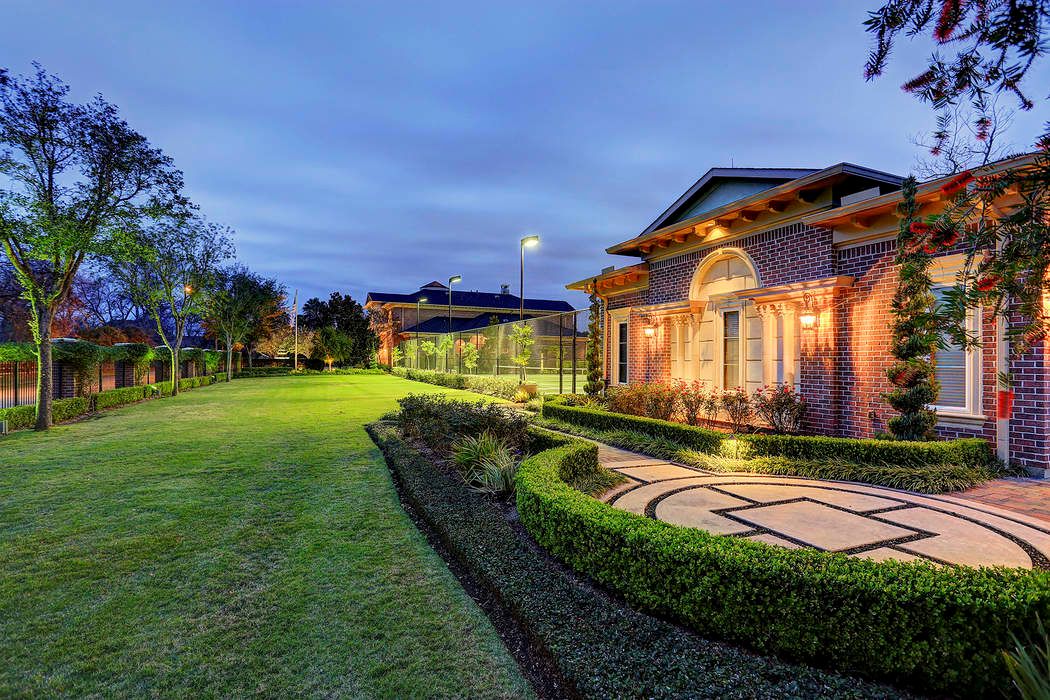 7 Paradise Point, Sugar Land, TX 77478 Martha Turner Sotheby's