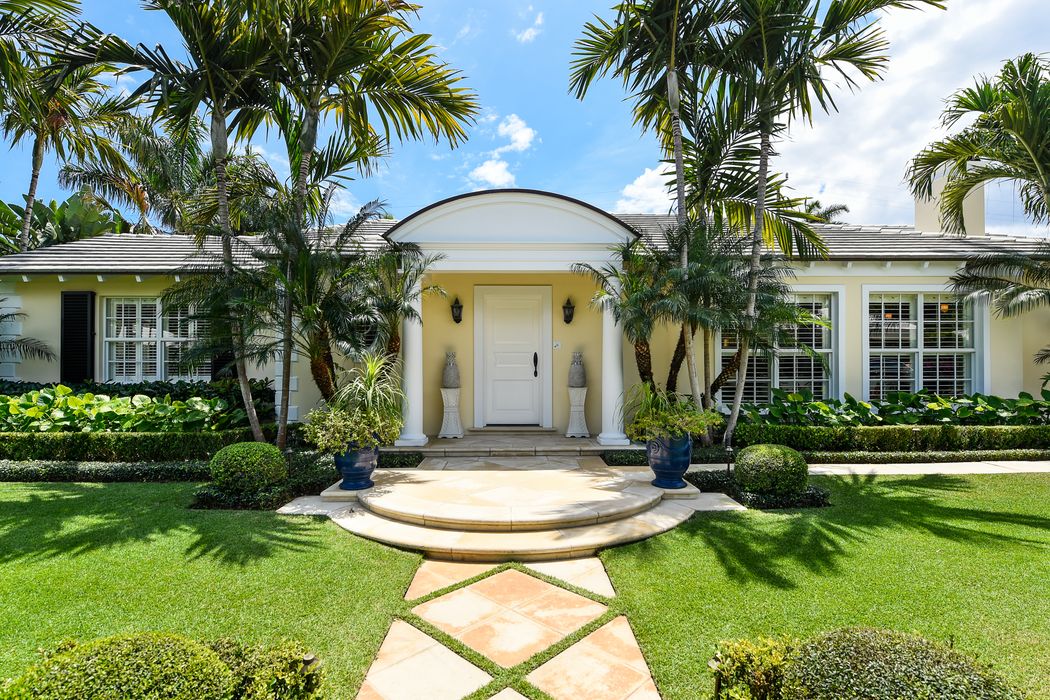 218 Via Linda, Palm Beach, FL 33480 Sotheby's International Realty, Inc.