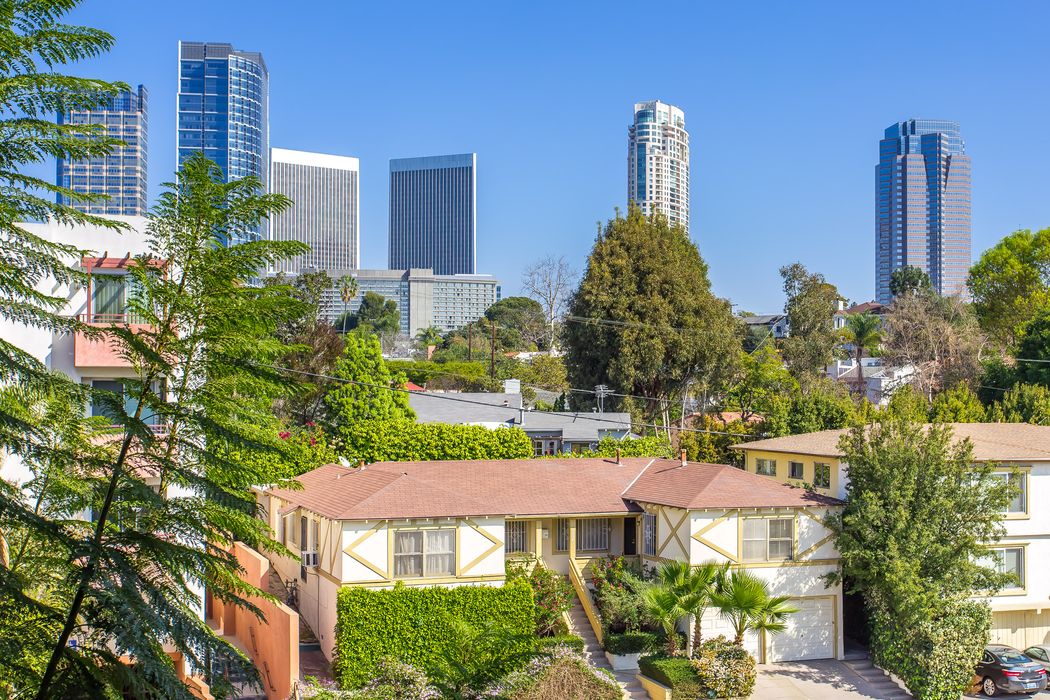 2025 south beverly glen boulevard unit 3d los angeles ca 90035