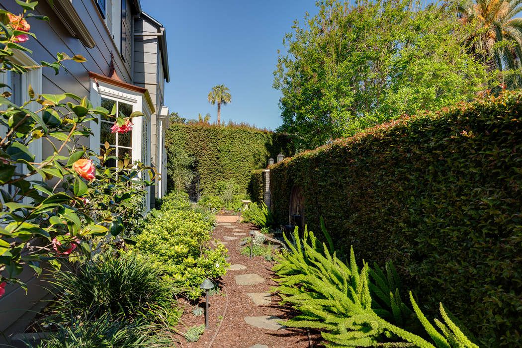 4916 Finley Avenue, Los Angeles, CA 90027 Sotheby's International