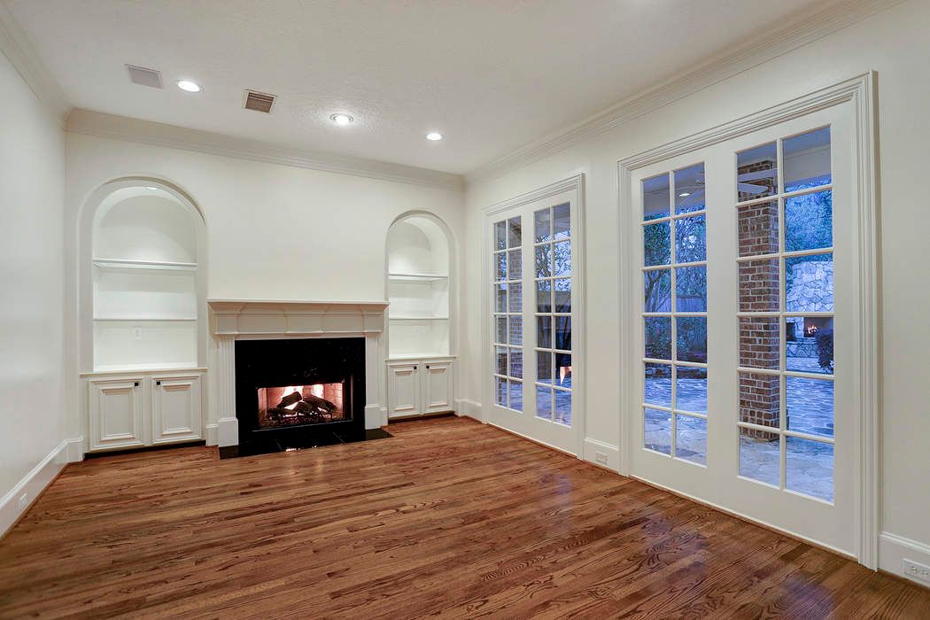 5090 Cedar Creek Drive Houston Tx 77056 Sotheby S