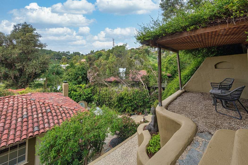 2763 Outpost Drive Los Angeles, CA 90068