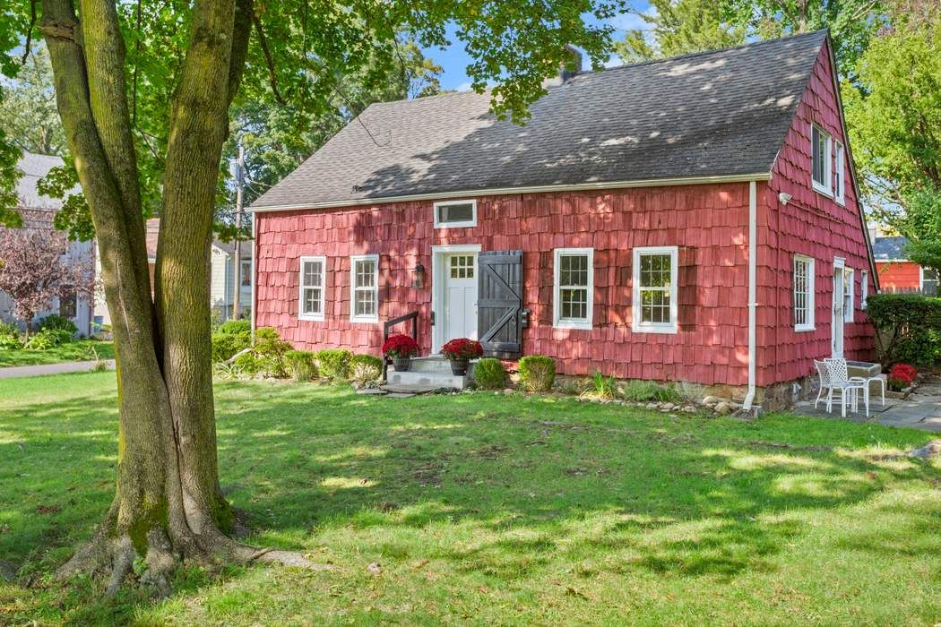 1 Cary Road, Riverside, CT 06878