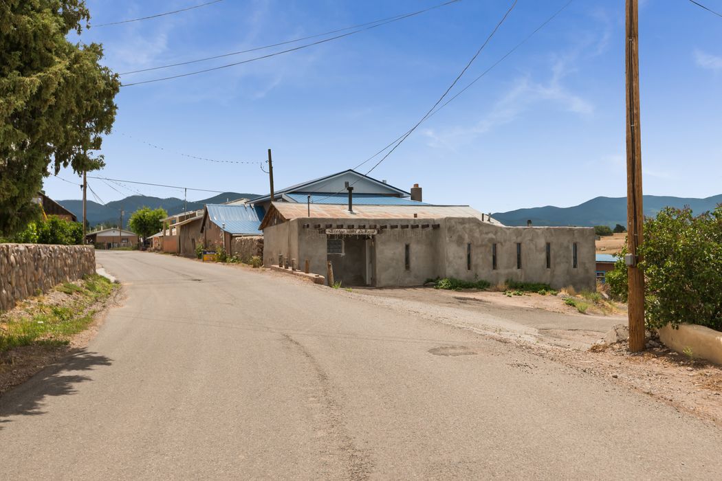 House 85 County Road 75, Truchas, NM 87578 Sotheby's International