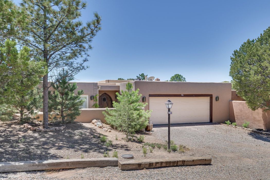 316 Calle Estado, Santa Fe, NM 87501 Sotheby's International Realty, Inc.