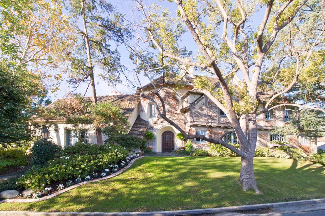 233 Hillside Road, South Pasadena, CA 91030 Sotheby's International