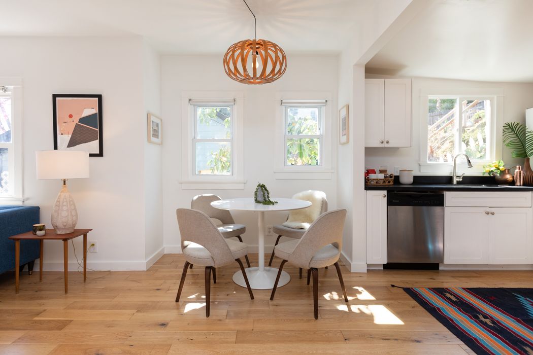 915 Palm View Drive Los Angeles, CA 90042