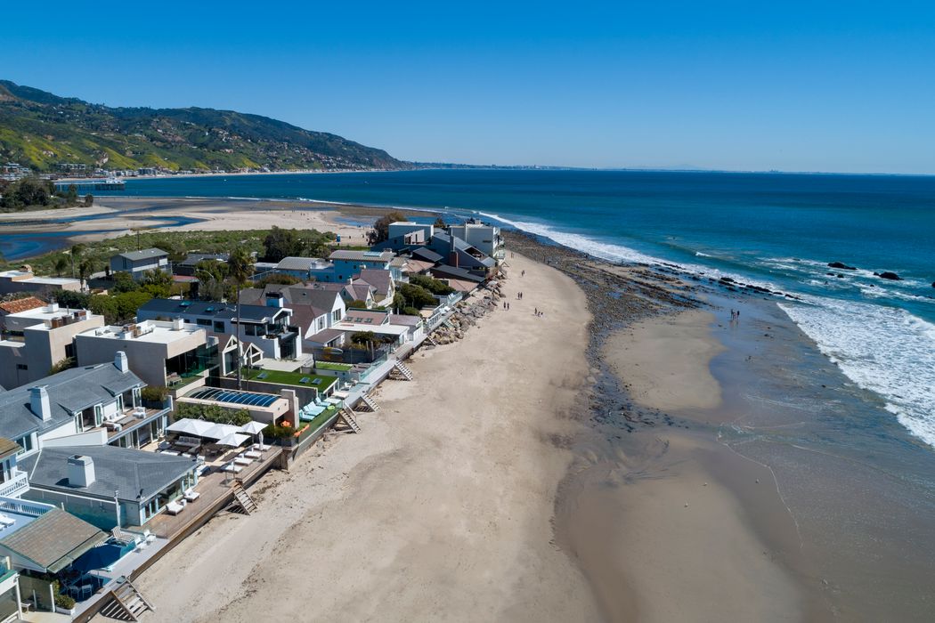 23402 Malibu Colony Road, Malibu, CA 90265 Sotheby's International