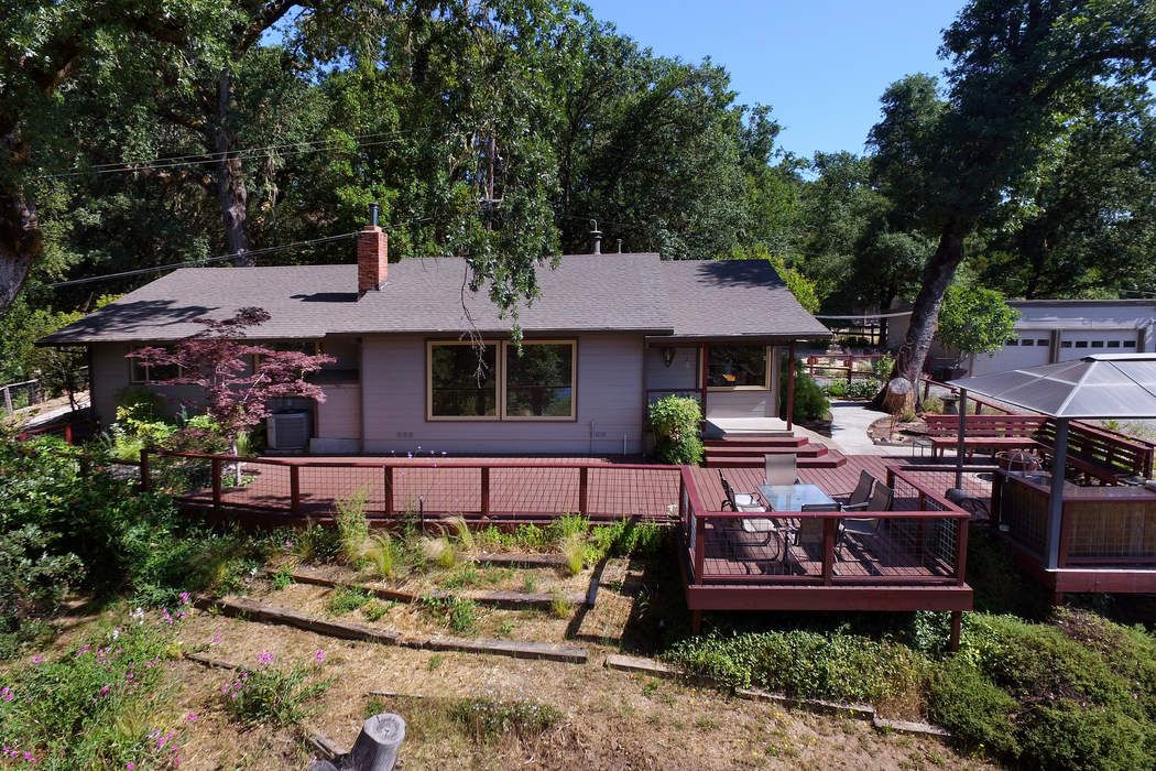 18400 Walker Rd, Willits, CA 95490 Sotheby's International Realty, Inc.