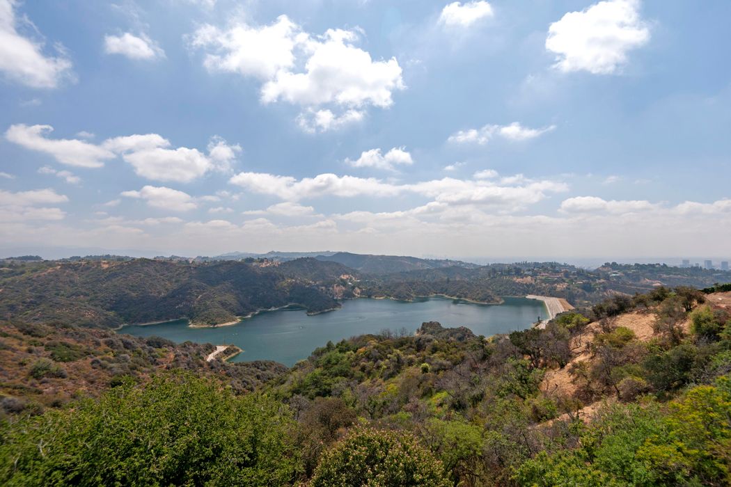 2170 Stradella Road, Los Angeles, CA 90077 Sotheby's International