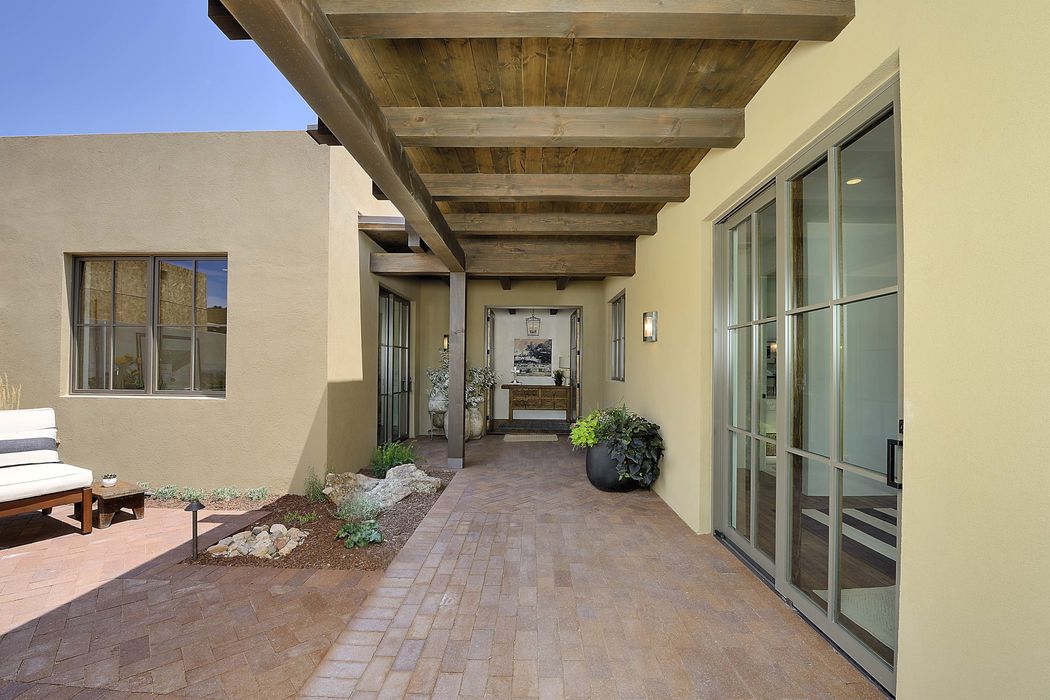 3098 Monte Sereno Drive, Santa Fe, NM 87506 Sotheby's International