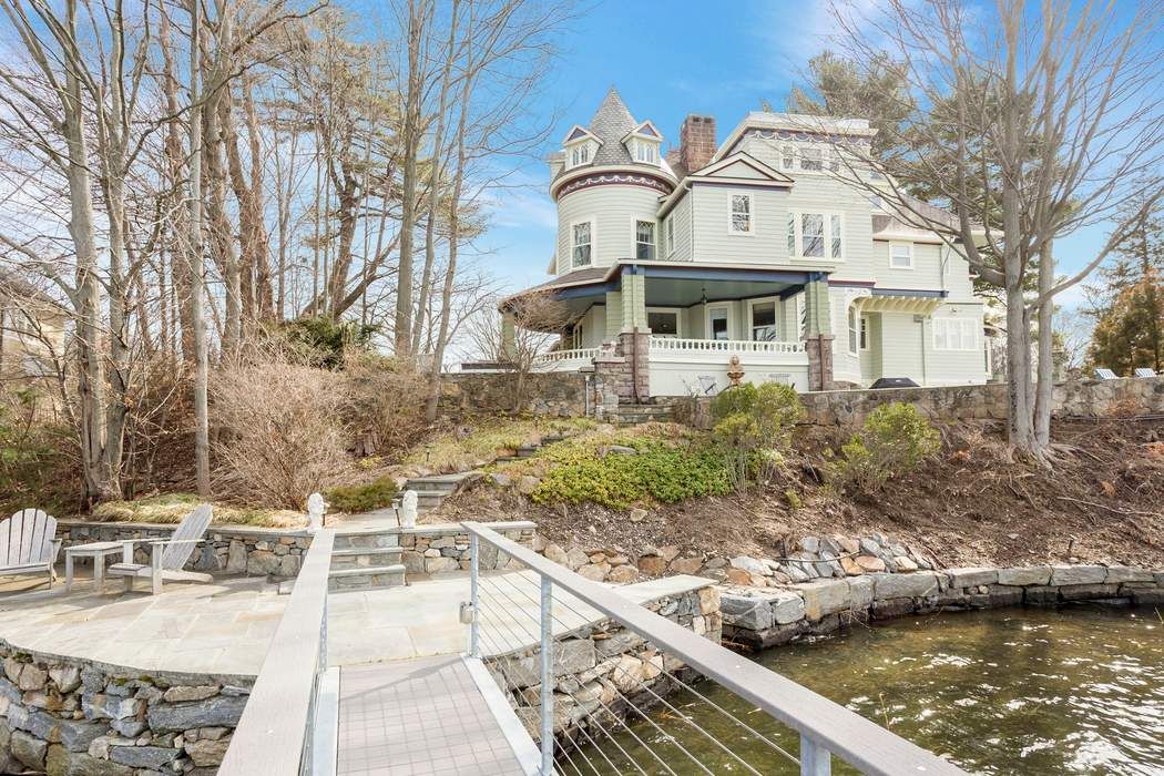 29 Glen Avon Drive, Riverside, CT 06878 Sotheby's International