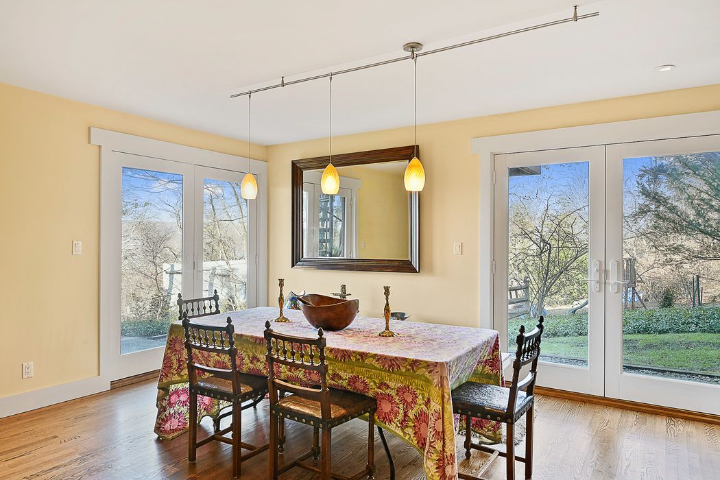 27 Sigma Place, Riverdale, NY 10471 Sotheby's International Realty, Inc.