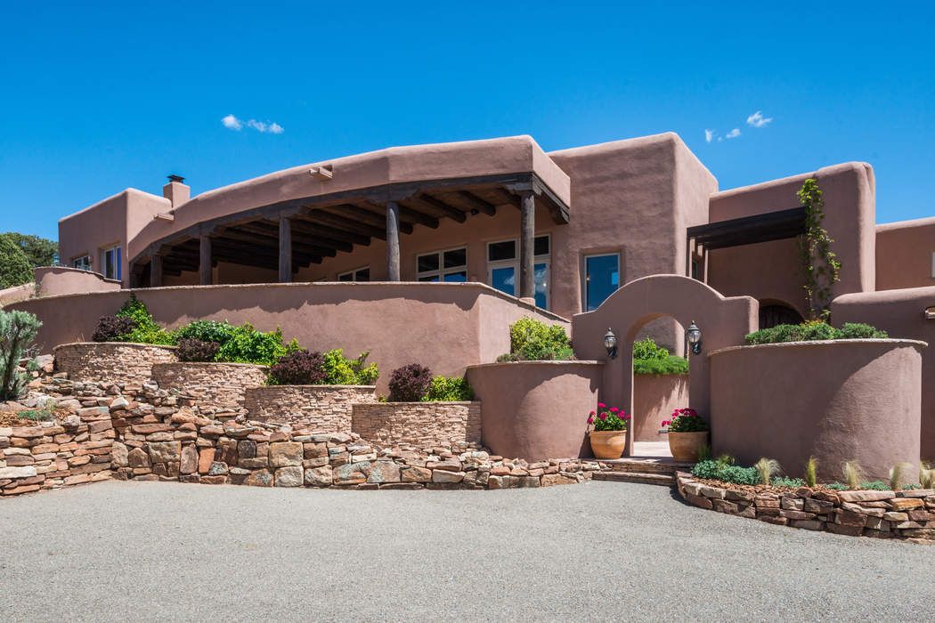1062 Sierra Del Norte, Santa Fe, NM 87501 Sotheby's International