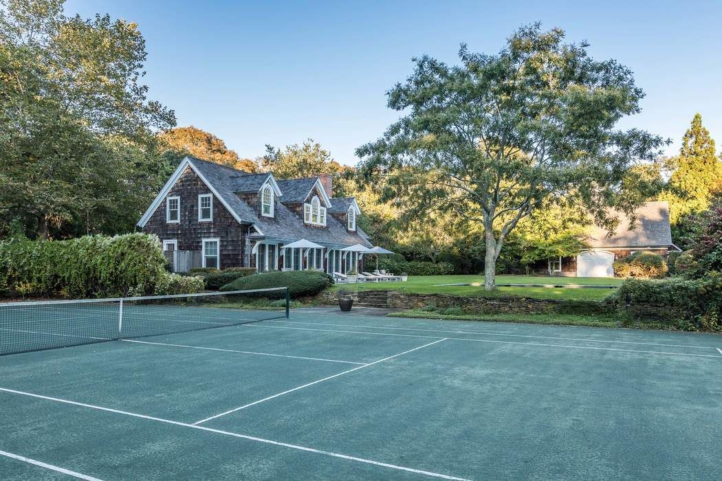 253 Cove Hollow Road East Hampton Ny 11937 Sotheby S