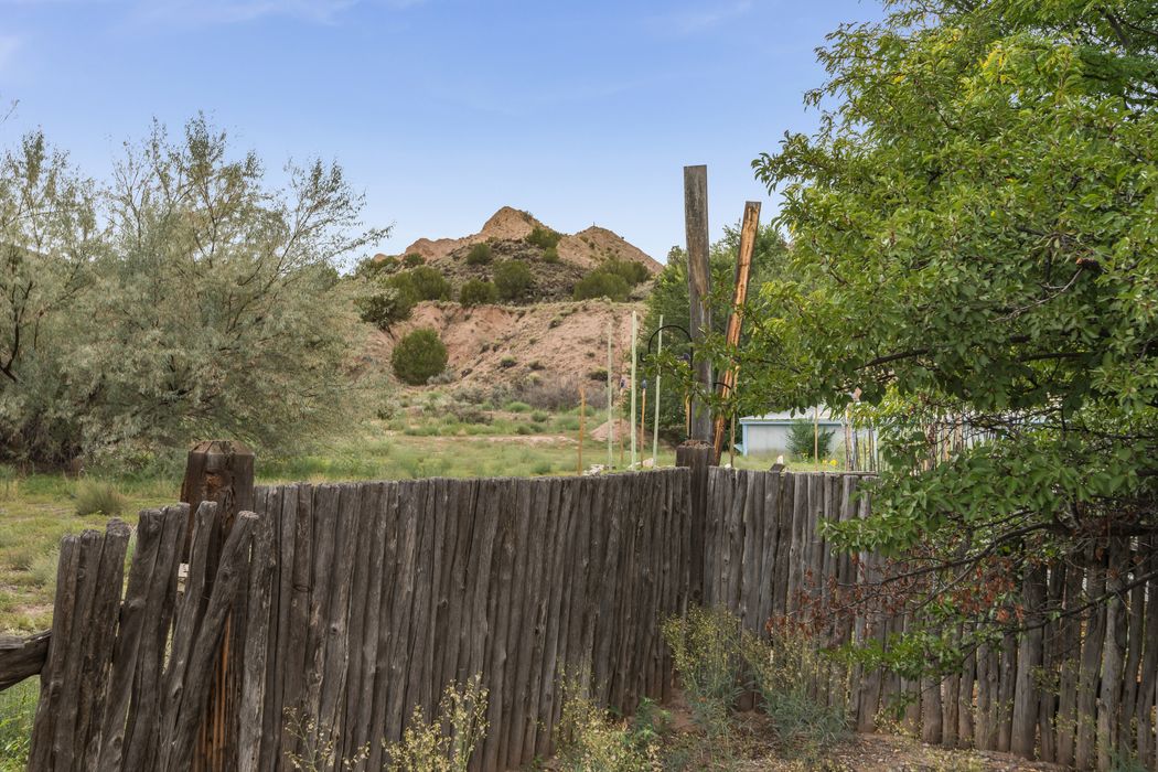 27 Pd 1103, Dixon, NM 87537 Sotheby's International Realty, Inc.