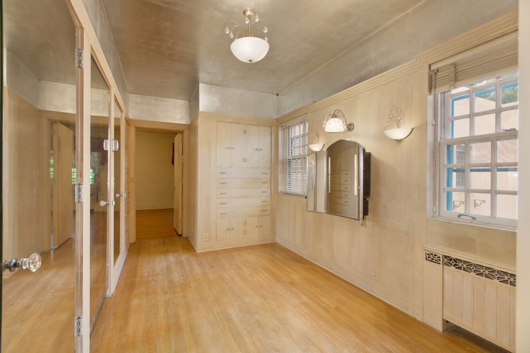 El Rancho De La Mariposa, Taos, NM 87571 Sotheby's International