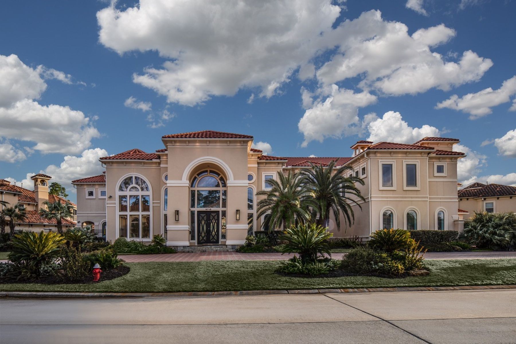 9715 Stonecross Bend Drive Houston, Texas, United States – Luxury Home