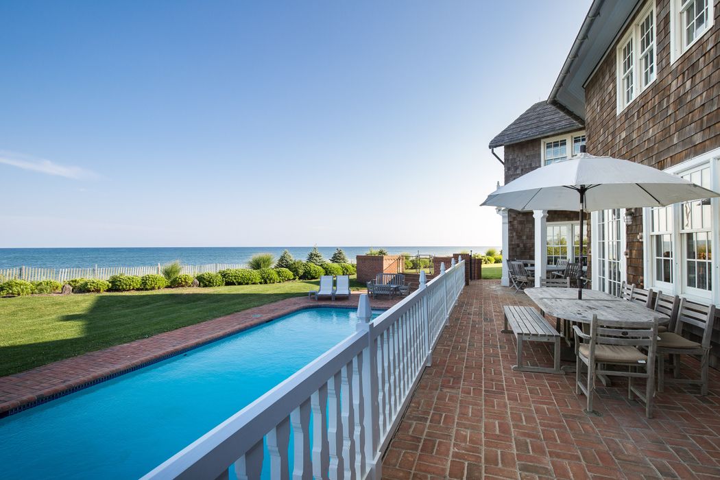211 Lily Pond, East Hampton, NY 11937 Sotheby's International Realty