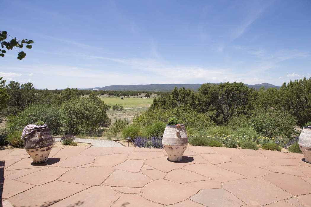 150 Paseo Aragon, Santa Fe, NM 87506 Sotheby's International Realty, Inc.