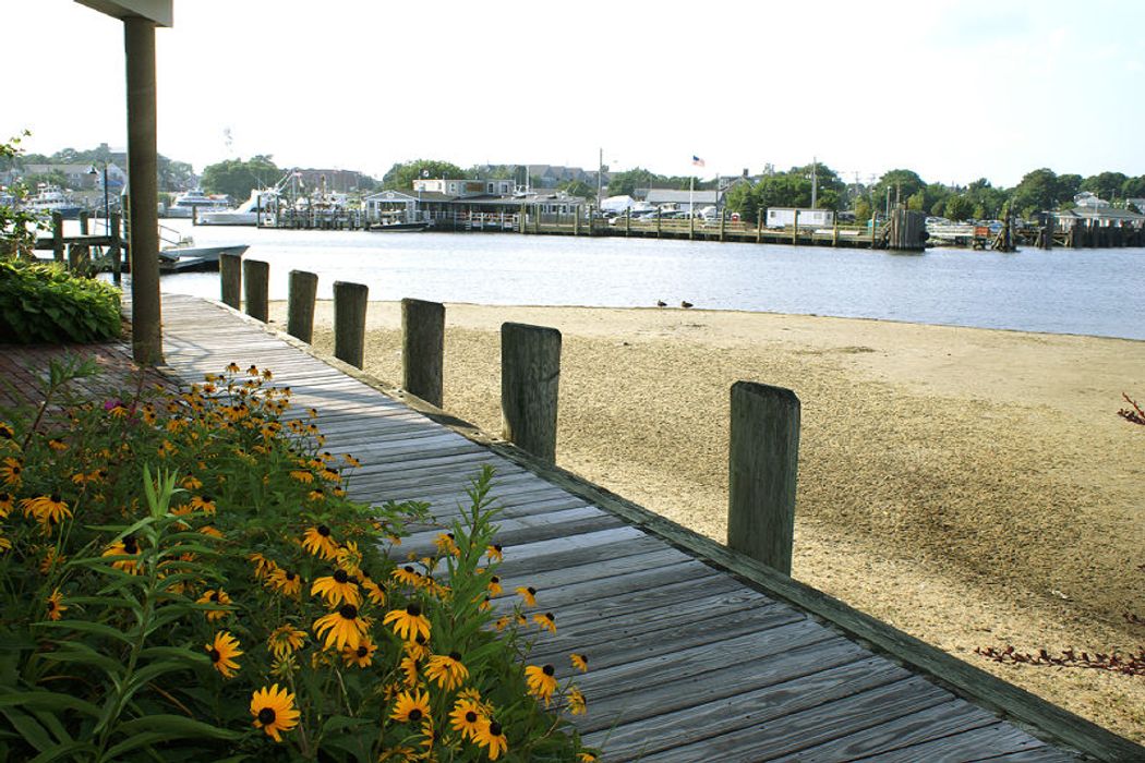 106/98 Channel Point Road, Hyannis, MA 02601 Sotheby's International