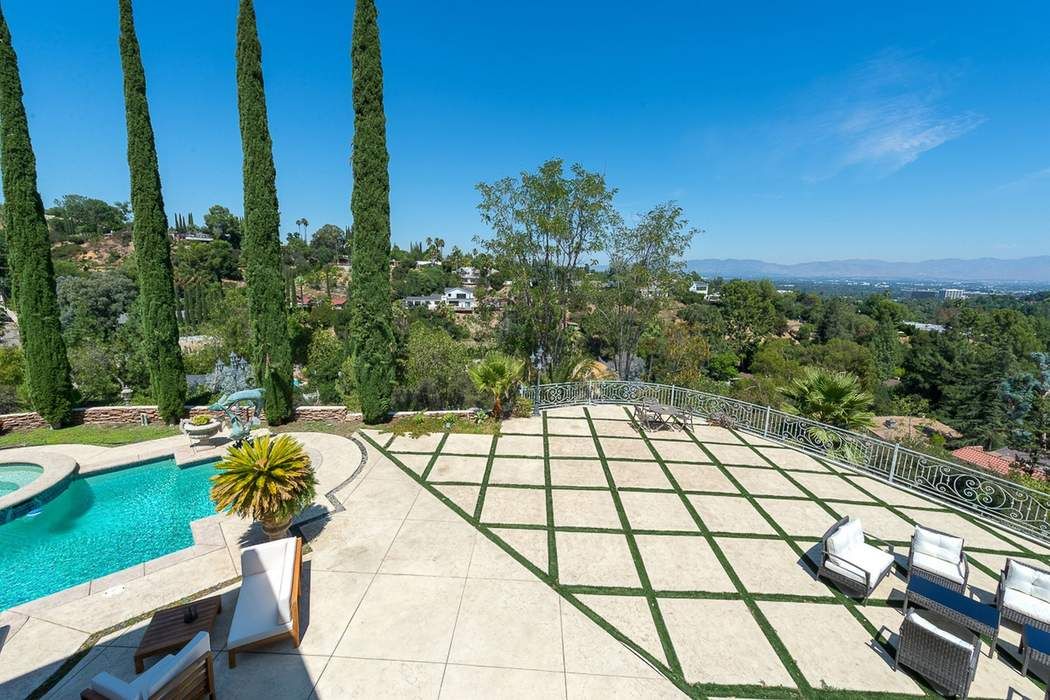 16980 Escalon Drive, Encino, CA 91436 Sotheby's International Realty