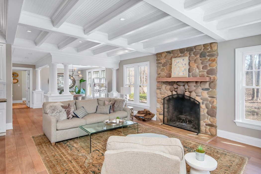 47 Hillside Road, Greenwich, CT 06830 Sotheby's International Realty, Inc.