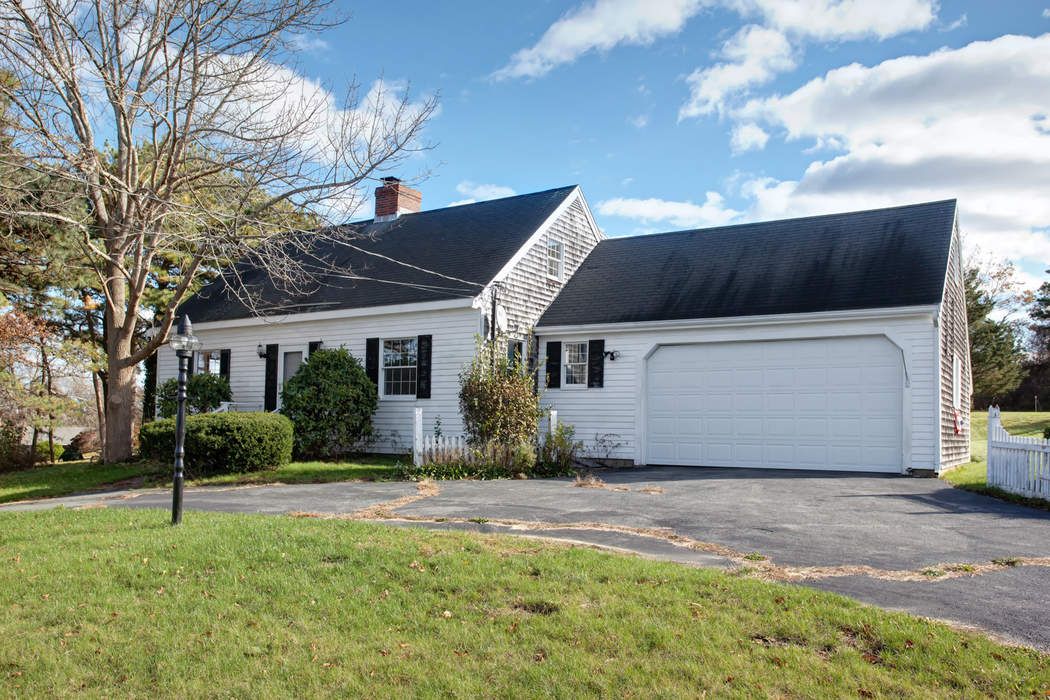 34 Town Neck Rd, Sandwich, MA 02563 Sotheby's International Realty, Inc.
