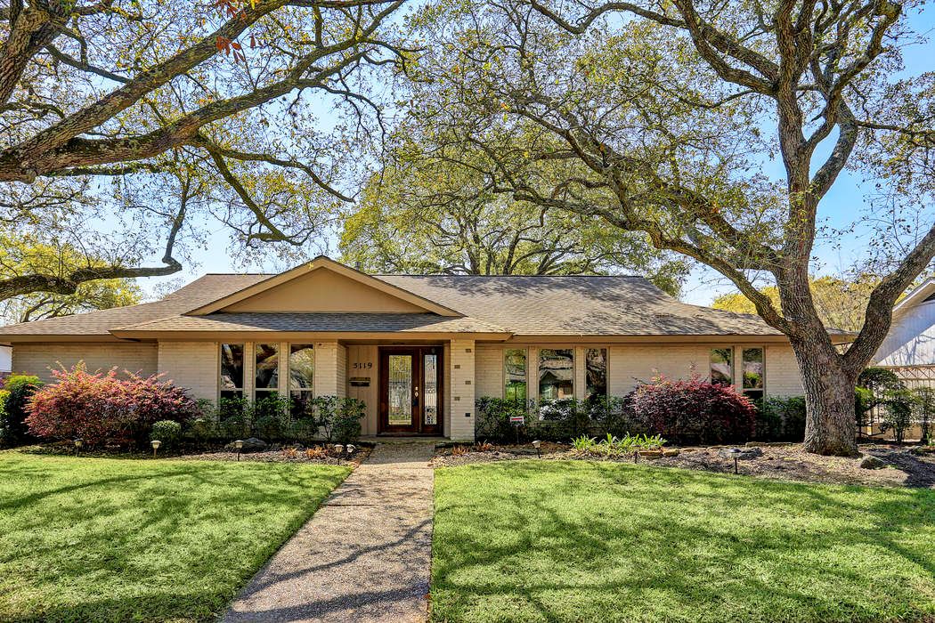 5119 Loch Lomond Drive, Houston, TX 77096 Martha Turner Sotheby's
