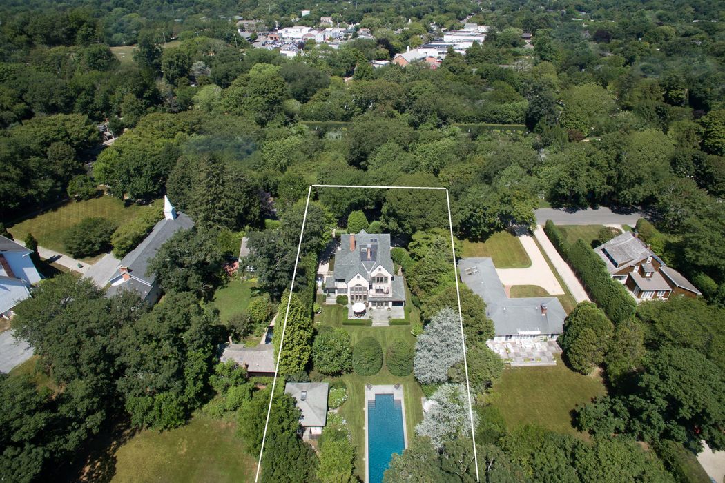 East Hampton Village East Hampton, NY 11937 Sotheby's International