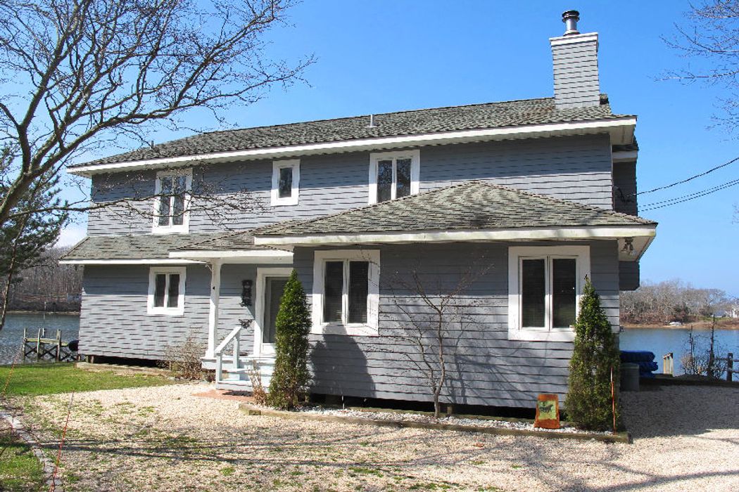 4 Doris Lane, North Sea, NY 11968 Sotheby's International Realty, Inc.