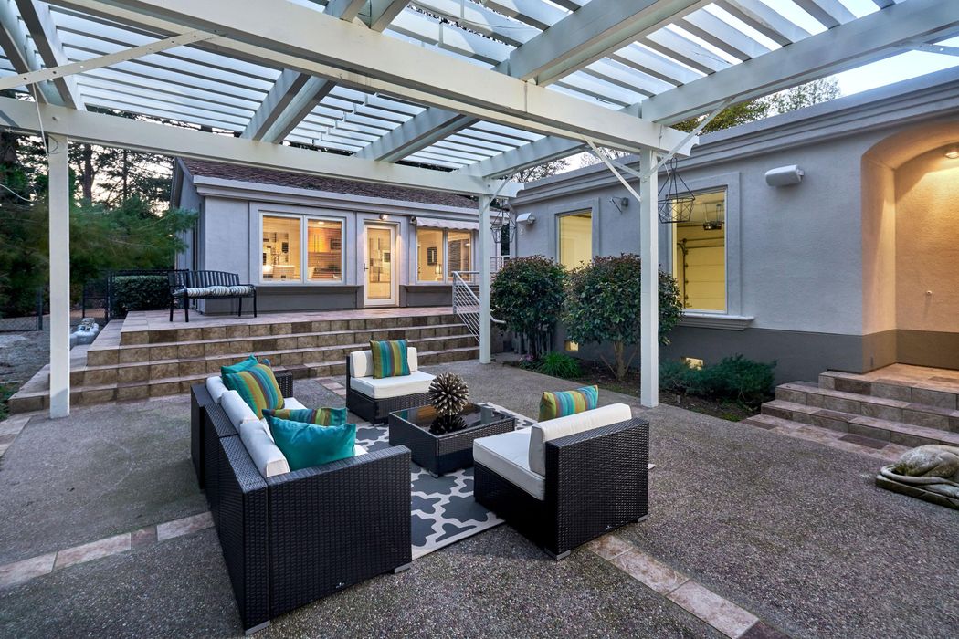 24388 Amigos Ct, Los Altos Hills, CA 94024 Sotheby's International
