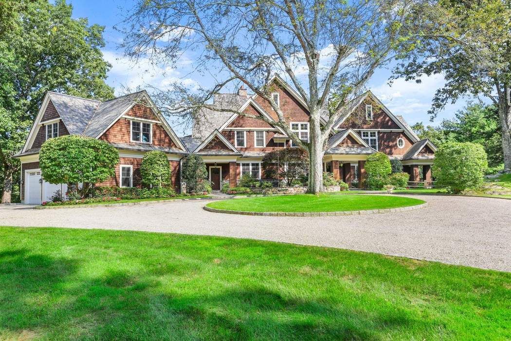 23 Carrington Drive, Greenwich, CT 06831