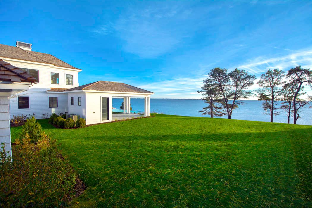 32 Westway Drive, Southampton, NY 11968 Sotheby's International
