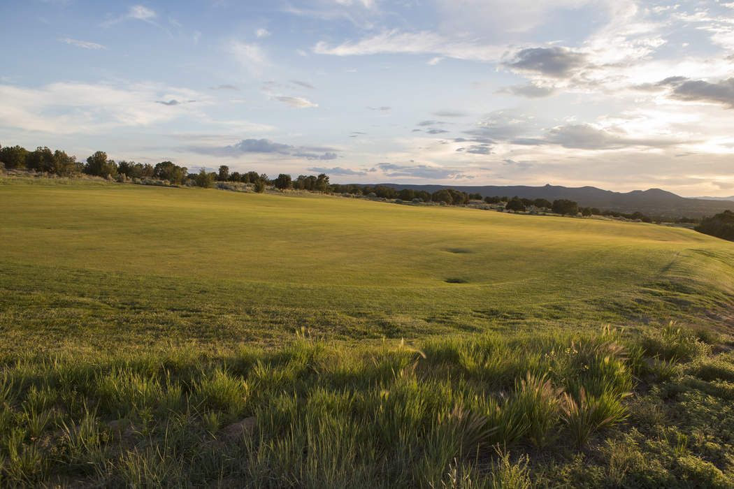 150 Paseo Aragon, Santa Fe, NM 87506 Sotheby's International Realty, Inc.