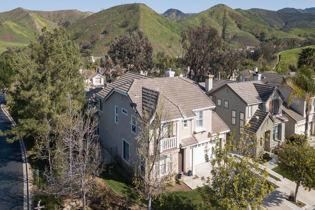 216 Canyon Breeze Court, Simi Valley, CA 93065 Sotheby's
