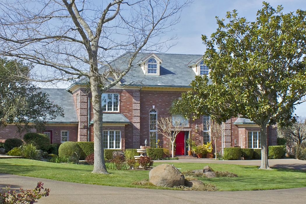 17410 Norrbom Road, Sonoma, CA 95476 Sotheby's International Realty, Inc.