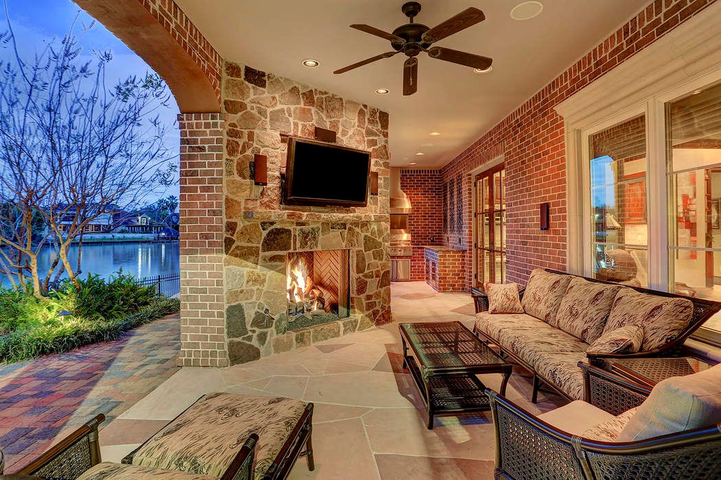 7 Paradise Point, Sugar Land, TX 77478 Martha Turner Sotheby's