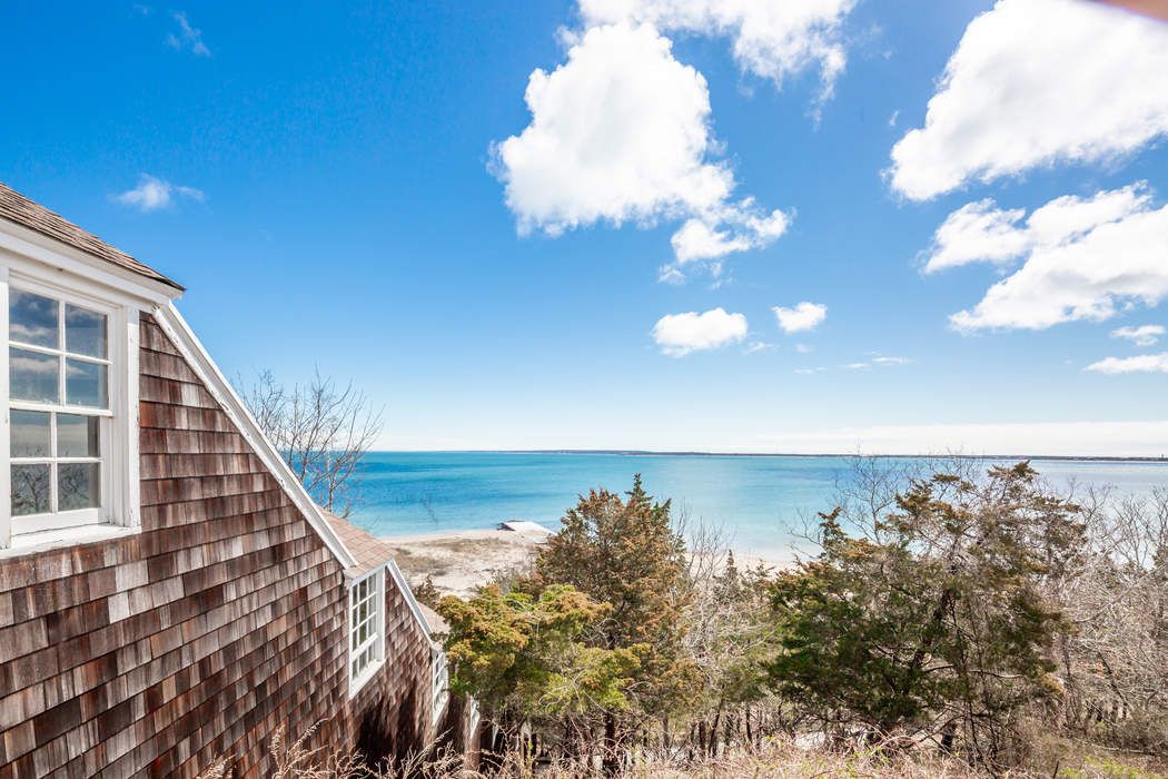 PRESTIGIOUS AMAGANSETT LOCATION Amagansett, NY 11930 Sotheby's