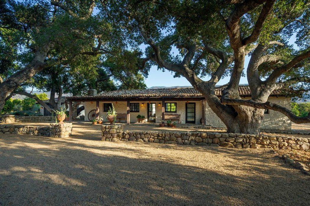 2196 Grand Avenue, Ojai, CA 93023 Sotheby's International Realty, Inc.