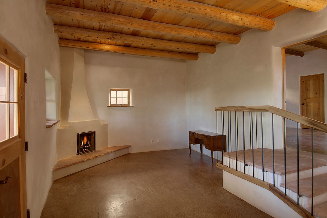 7 Montoya Cir, Santa Fe, NM 87501 Sotheby's International Realty, Inc.