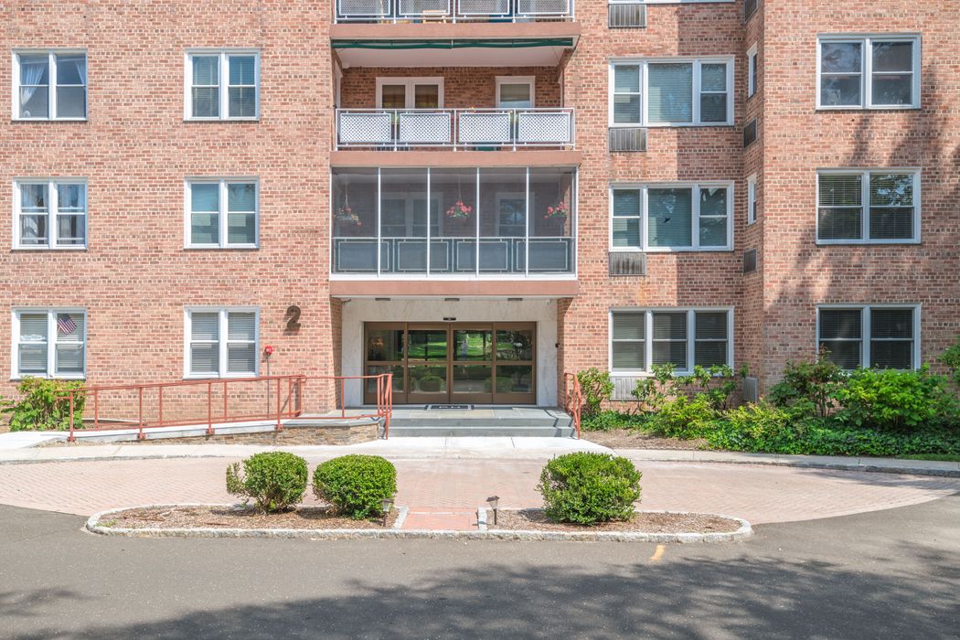 2 Putnam Hill Unit 1F, Greenwich, CT 06830 Sotheby's International