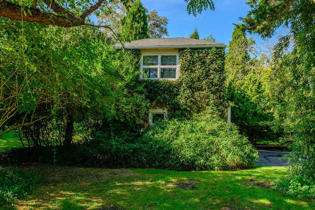 500 Flying Point Rd, Water Mill, NY 11976 Sotheby's International