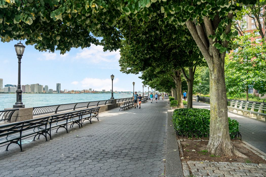 99 Battery Place Apt 19F, New York, NY 10280 Sotheby's International