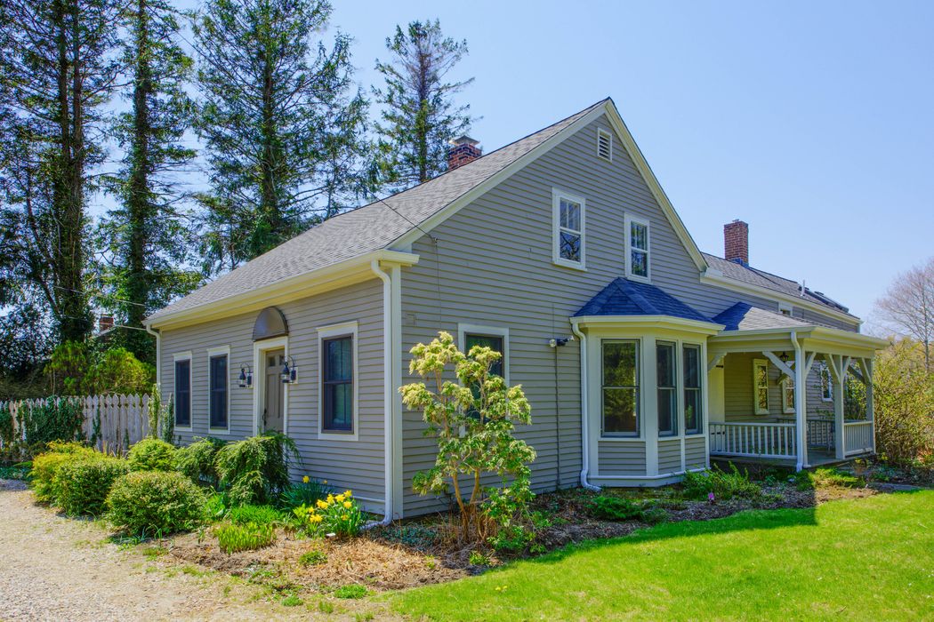1208 County Road, Cataumet, MA 02534 Sotheby's International Realty, Inc.
