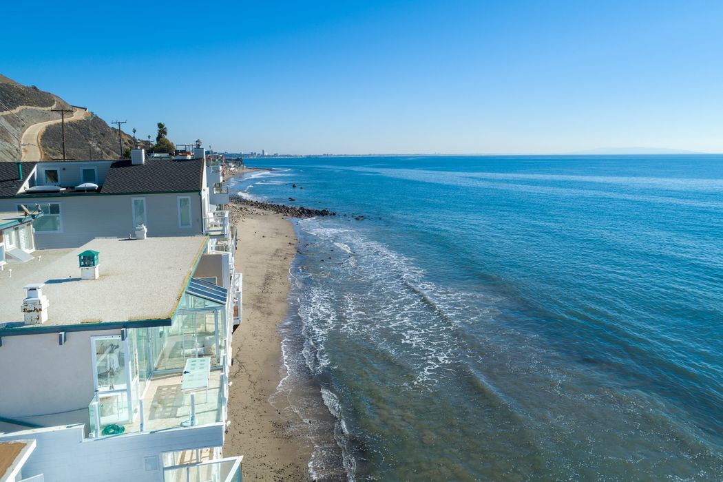 19046 Pch , Malibu, CA 90265 Sotheby's International Realty, Inc.