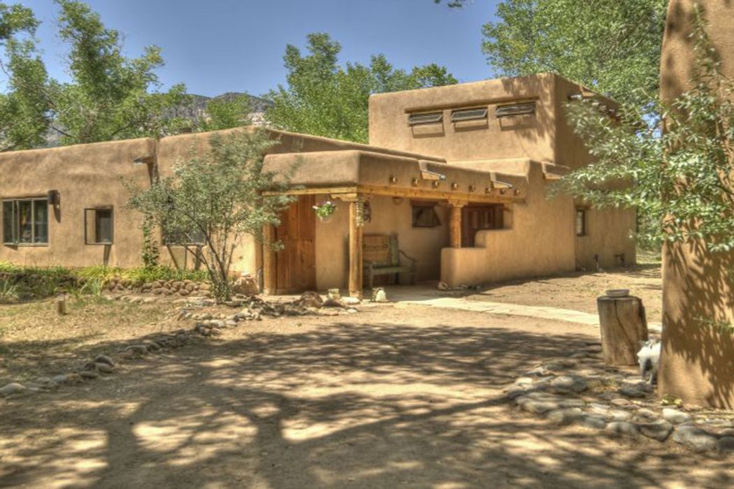 River Song Ranch, Abiquiu, NM 87510 Sotheby's International Realty, Inc.