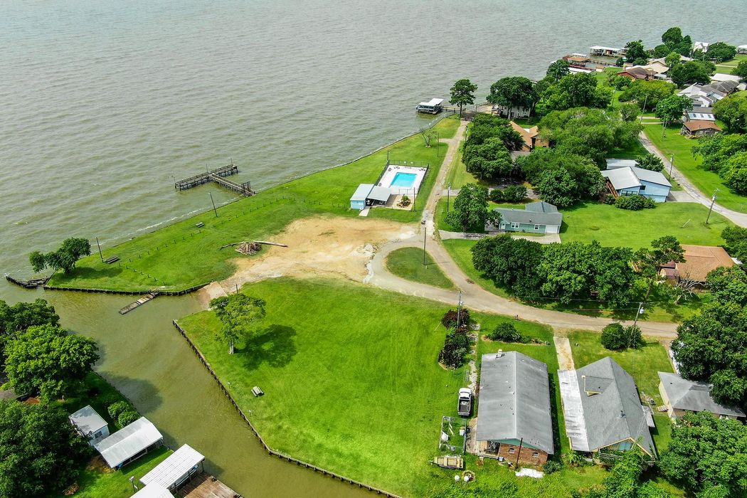 140 Fishermans Bend Drive, Point Blank, TX 77364 Martha Turner