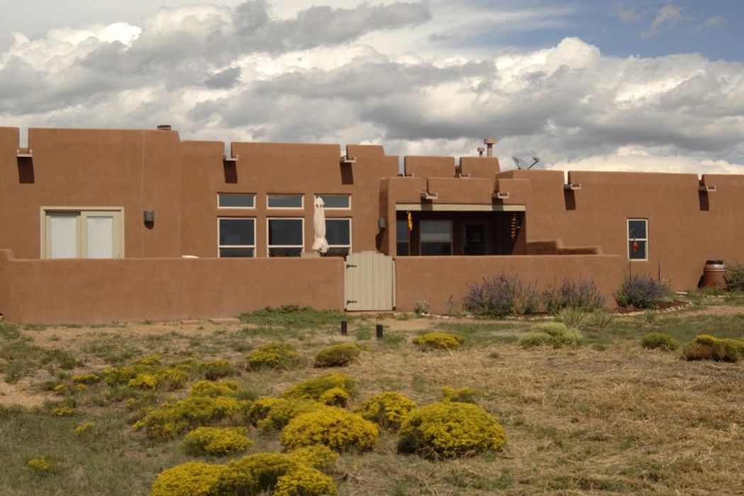 1 Alcalde Rd, Santa Fe, NM 87508 Sotheby's International Realty, Inc.